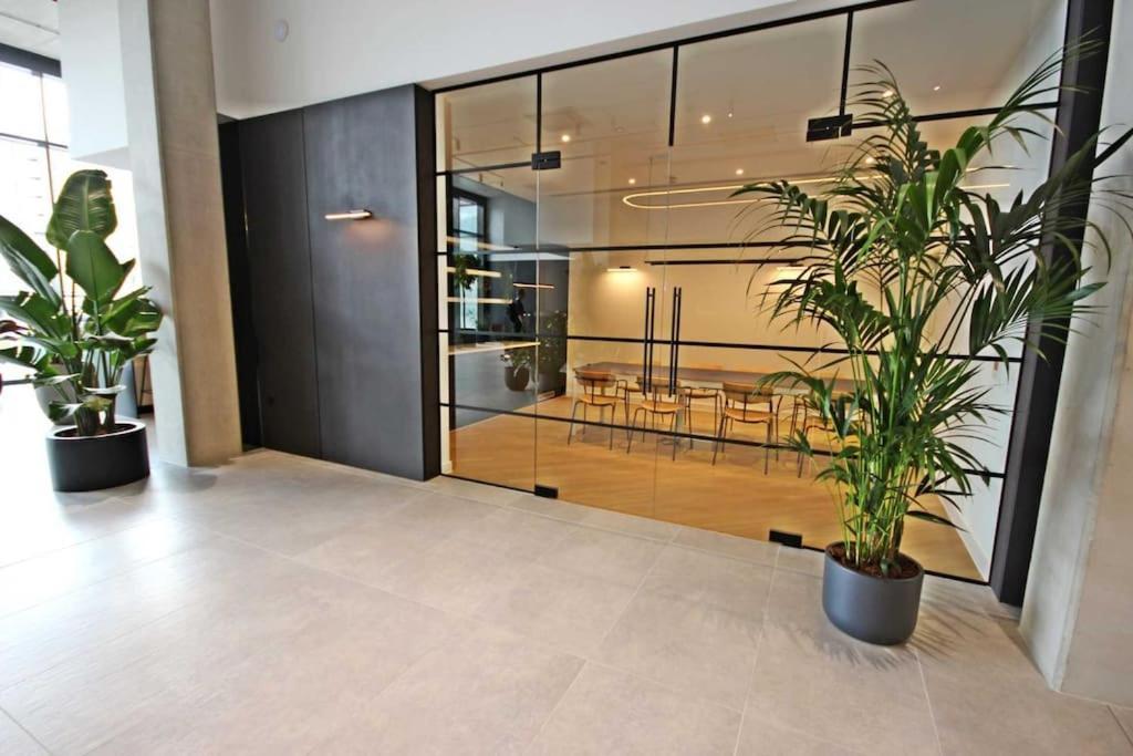 Modern Trafford 1Br Apartment-Free Parking-Cinema Room Mánchester Exterior foto
